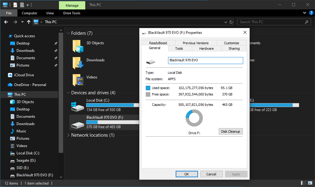 File Explorer in dark mode, This PC: the Mac SSD BlackVault 970 EVO is mounted as drive F: next to Local Disk (C:). Its Properties window shows File system: APFS, 370 GB free of 465 GB.